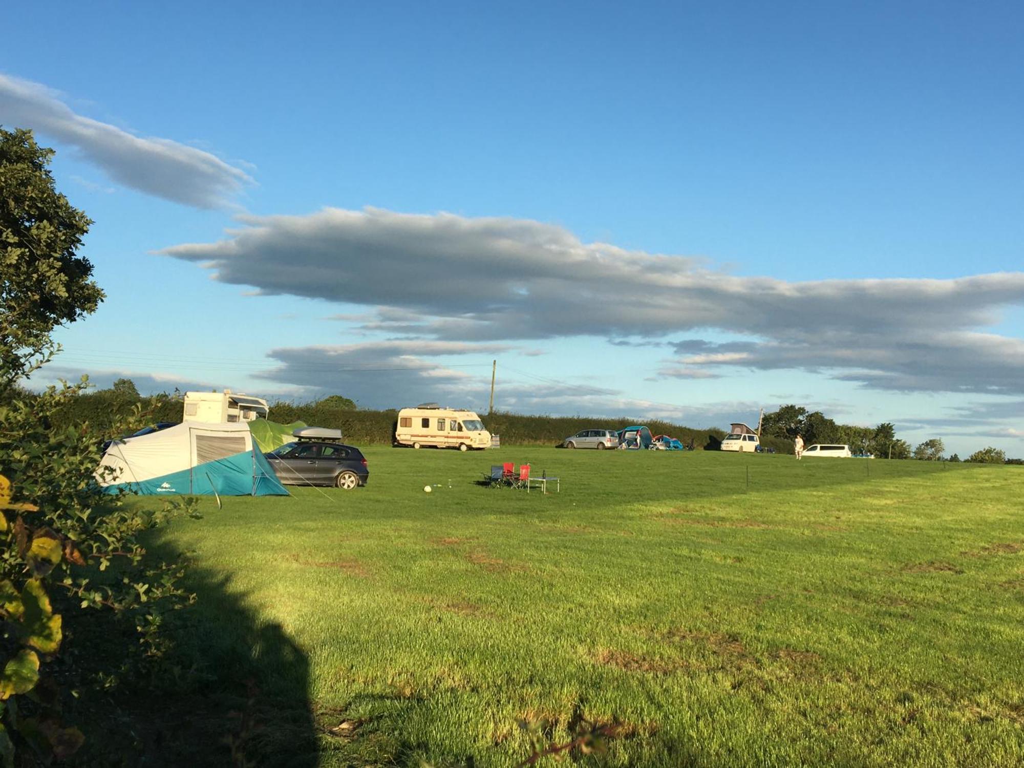 Carreg Y Gwynt Campsite - Touring And Tent Pitches Hotel Llanarth  Ngoại thất bức ảnh
